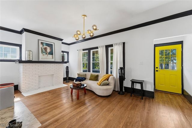 3713 Menlo Road, Shaker Heights, OH 44120