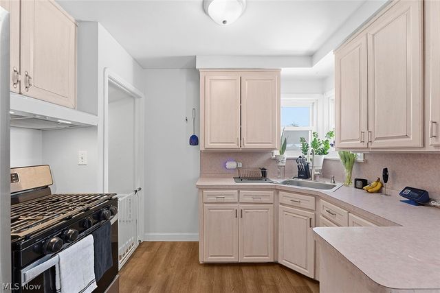 5615 Snow Road, Parma, OH 44129