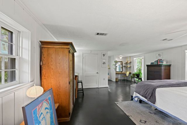 4865 Leonard St, St Francisville, LA 70775