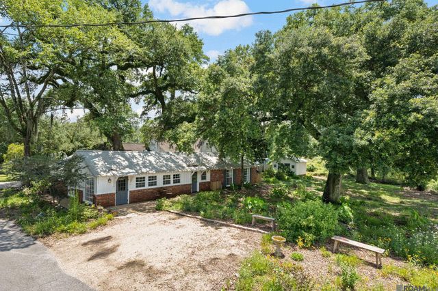 4865 Leonard St, St Francisville, LA 70775