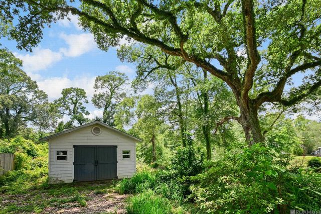 4865 Leonard St, St Francisville, LA 70775