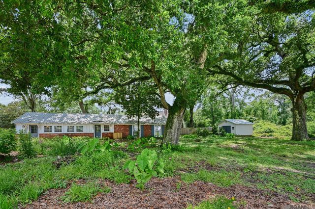 4865 Leonard St, St Francisville, LA 70775