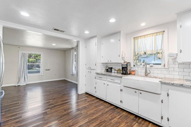 1524 E Fountain Way, Fresno, CA 93705