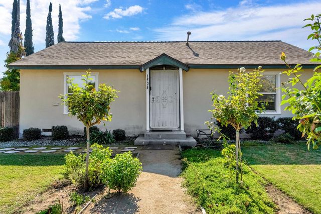1524 E Fountain Way, Fresno, CA 93705