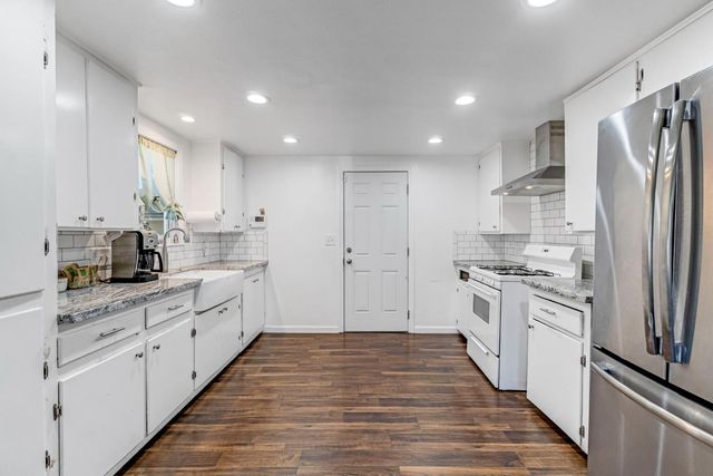 1524 E Fountain Way, Fresno, CA 93705