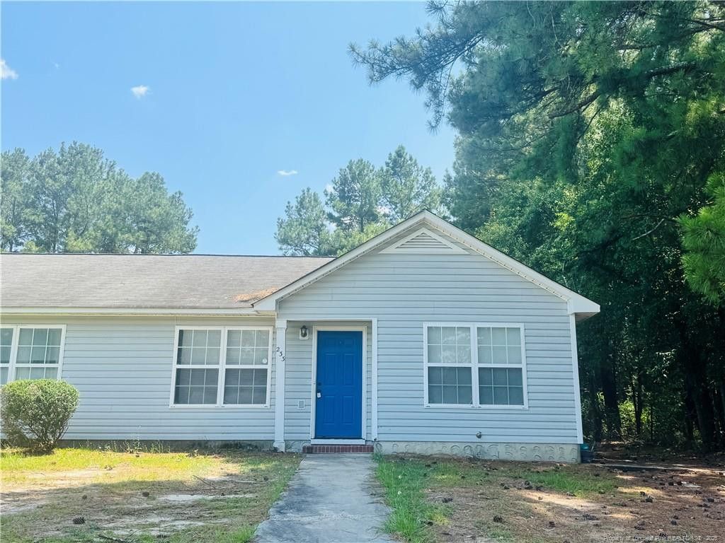 233 Bahia Lane, Raeford, NC 28376