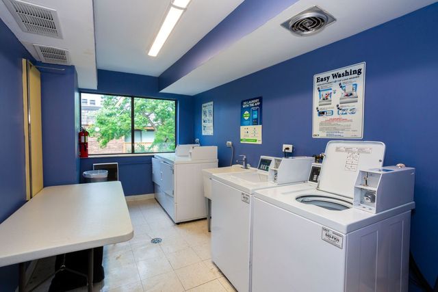 925 Spring Hill Drive 311, Northbrook, IL 60062