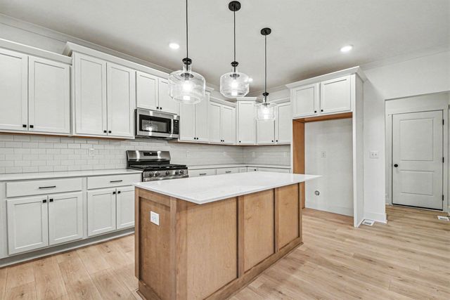 7105 Gibson Farms Drive, Middleville, MI 49333