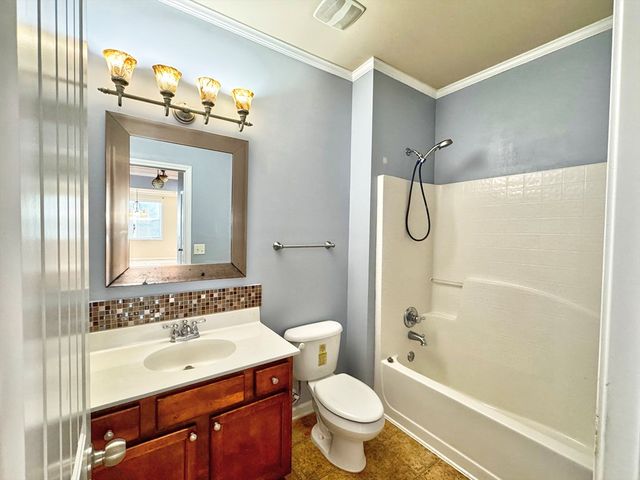 402 Sweetwood Court, Lagrange, GA 30241