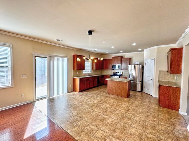 402 Sweetwood Court, Lagrange, GA 30241