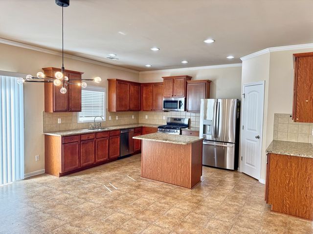 402 Sweetwood Court, Lagrange, GA 30241