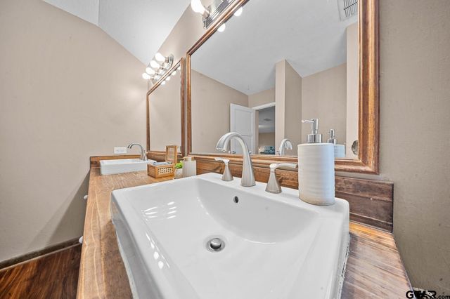 1018 E FM 1798, Mt Enterprise, TX 75681