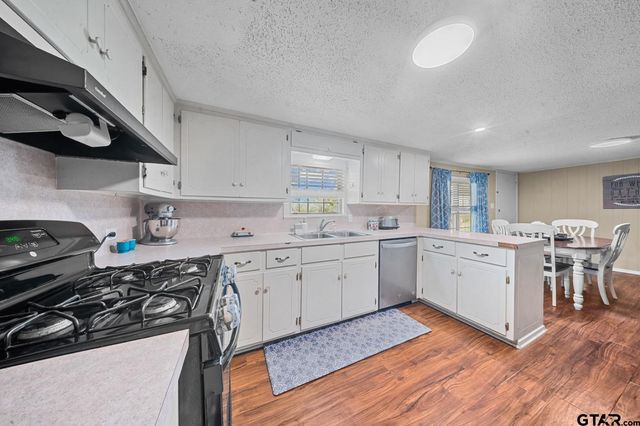 1018 E FM 1798, Mt Enterprise, TX 75681