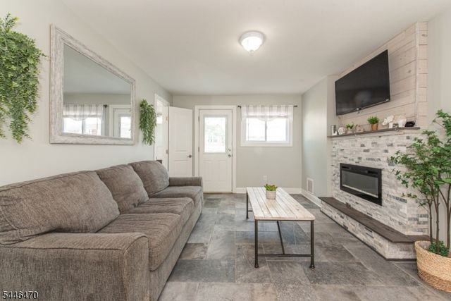 67 Pinho Ave, Carteret Boro, NJ 07008