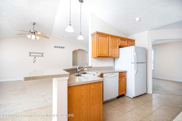 992 Pennine Ridge Way, Grand Ledge, MI 48837