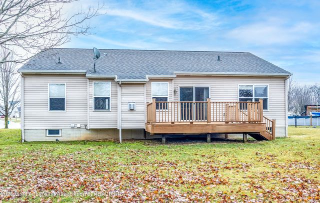 992 Pennine Ridge Way, Grand Ledge, MI 48837