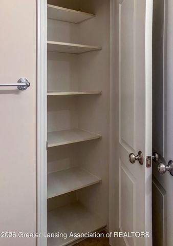 992 Pennine Ridge Way, Grand Ledge, MI 48837