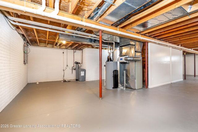 992 Pennine Ridge Way, Grand Ledge, MI 48837