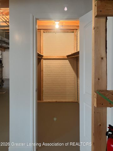 992 Pennine Ridge Way, Grand Ledge, MI 48837