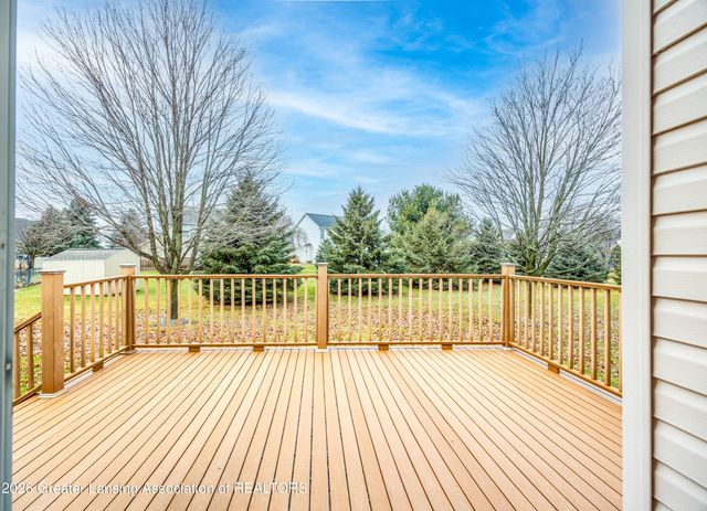 992 Pennine Ridge Way, Grand Ledge, MI 48837