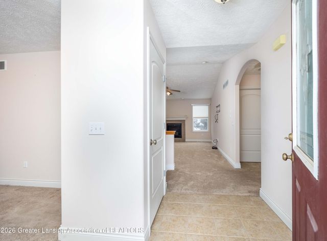 992 Pennine Ridge Way, Grand Ledge, MI 48837