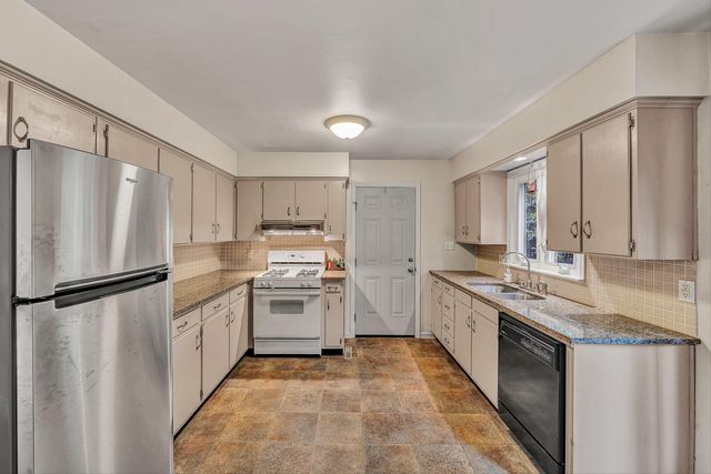 126 Sawyer DR, Salem, VA 24153