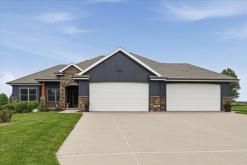 18396 JAYLEN Drive, Council Bluffs, IA 51503