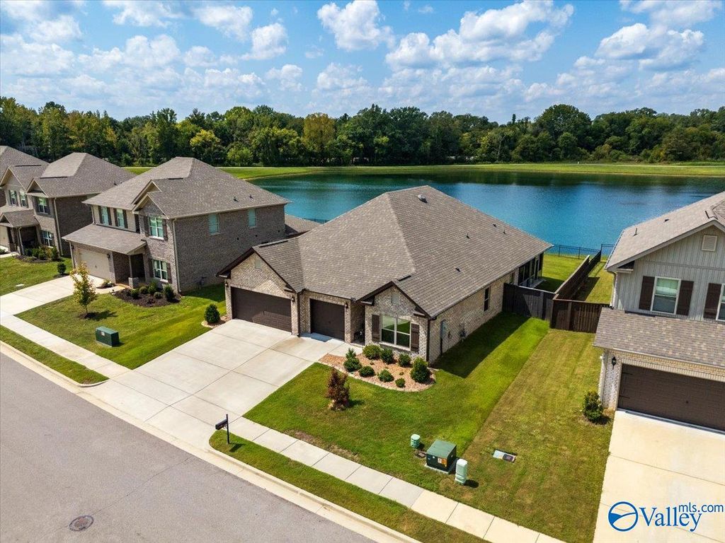 16306 Trestle Street, Huntsville, AL 35803