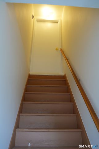25-27 Jetland Place 27, Bridgeport, CT 06605