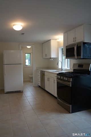 25-27 Jetland Place 27, Bridgeport, CT 06605