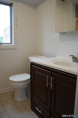 25-27 Jetland Place 27, Bridgeport, CT 06605