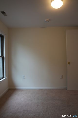 25-27 Jetland Place 27, Bridgeport, CT 06605