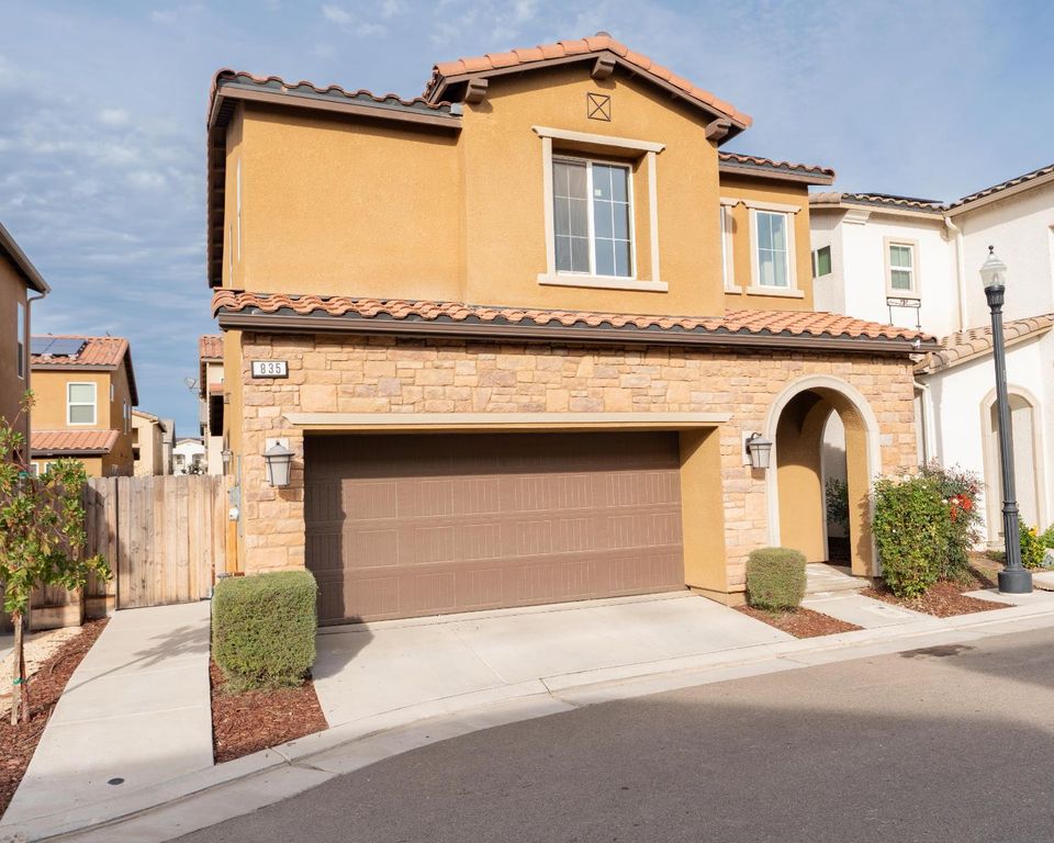 835 Fir Street W, Madera, CA 93636