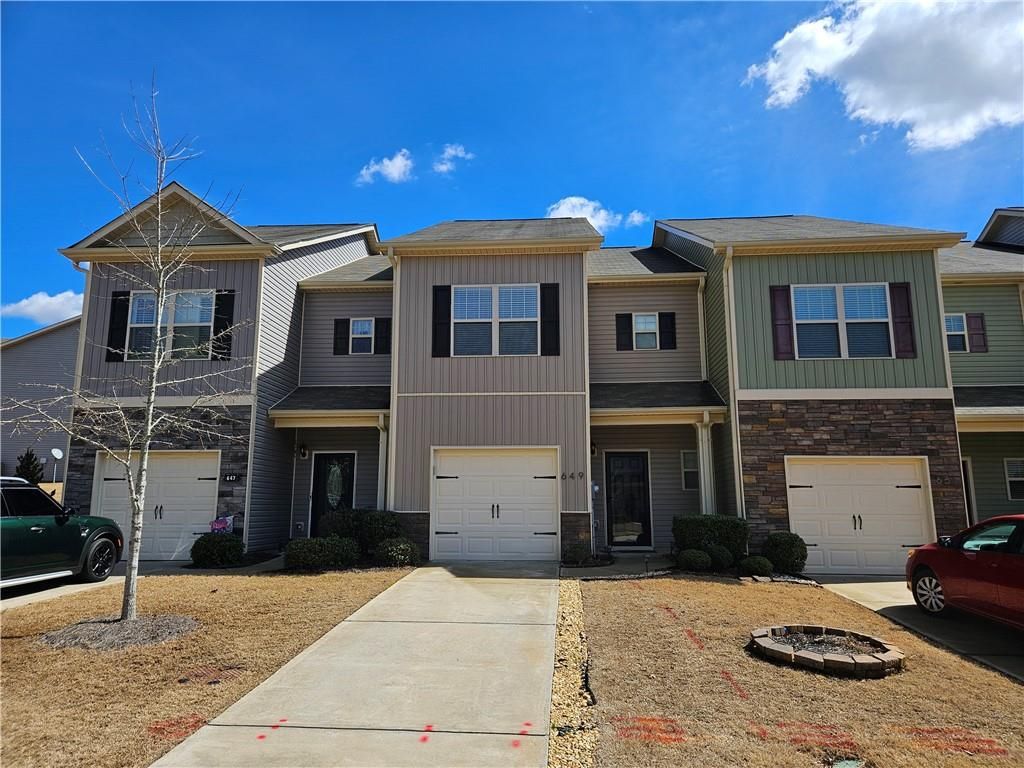649 Oakside Place, Acworth, GA 30102
