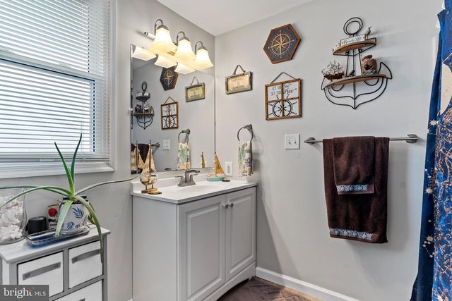 1060 DRY TAVERN RD, Denver, PA 17517