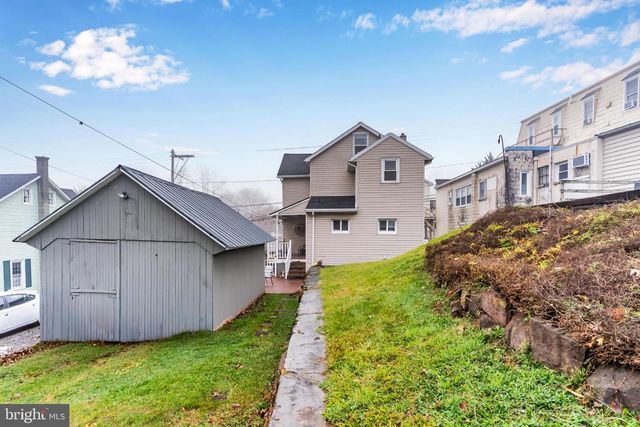 1060 DRY TAVERN RD, Denver, PA 17517