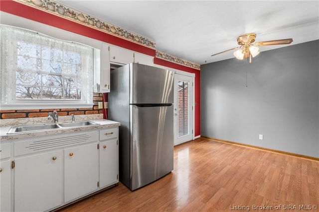 925 Redwood Drive, Clarksville, IN 47129