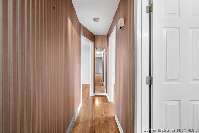 925 Redwood Drive, Clarksville, IN 47129