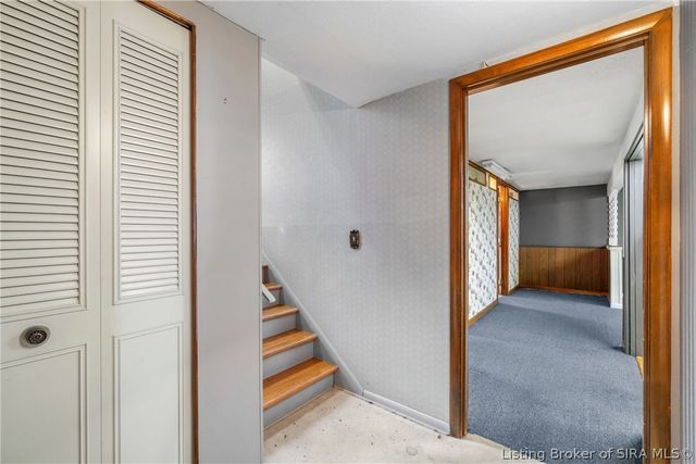 925 Redwood Drive, Clarksville, IN 47129