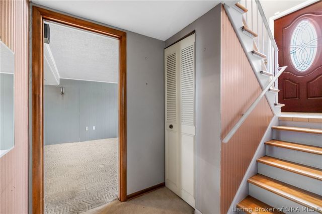 925 Redwood Drive, Clarksville, IN 47129