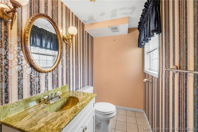 925 Redwood Drive, Clarksville, IN 47129