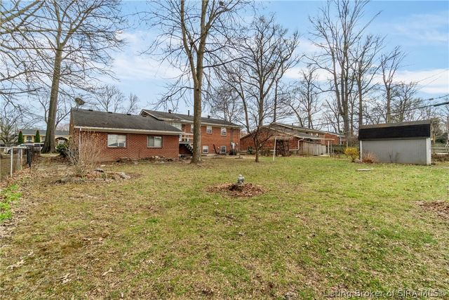 925 Redwood Drive, Clarksville, IN 47129