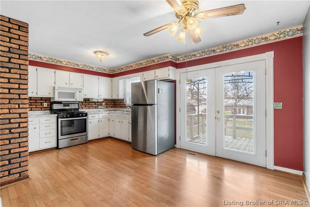 925 Redwood Drive, Clarksville, IN 47129