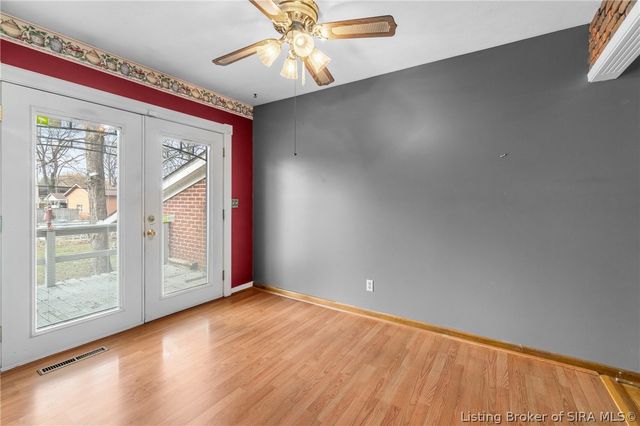 925 Redwood Drive, Clarksville, IN 47129