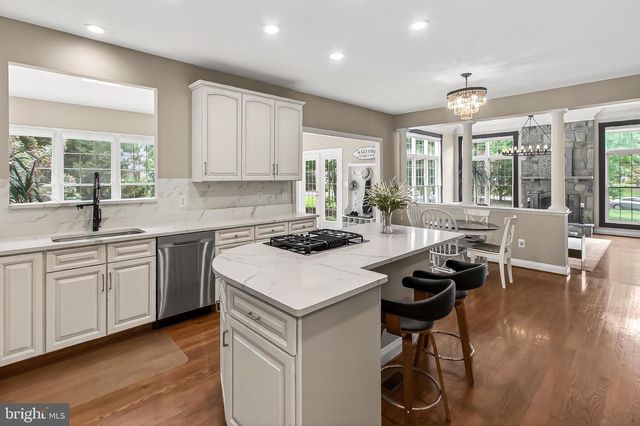 5841 SADDLE DOWNS PL, Centreville, VA 20120