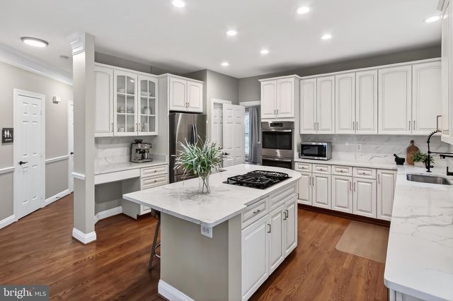 5841 SADDLE DOWNS PL, Centreville, VA 20120