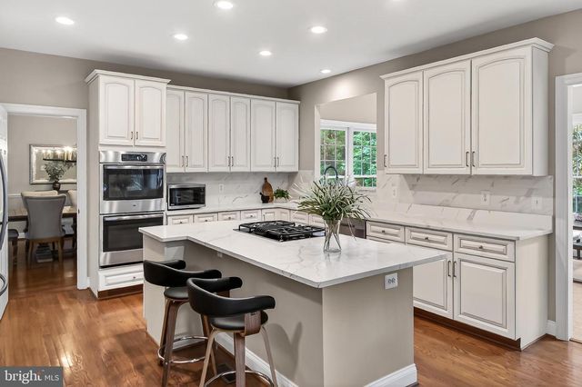 5841 SADDLE DOWNS PL, Centreville, VA 20120