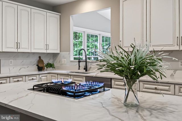 5841 SADDLE DOWNS PL, Centreville, VA 20120