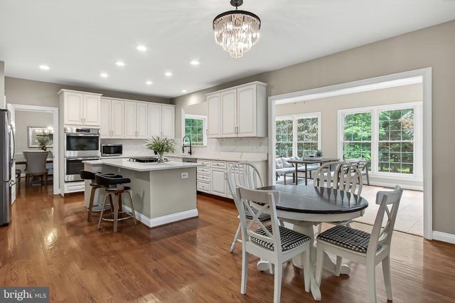 5841 SADDLE DOWNS PL, Centreville, VA 20120