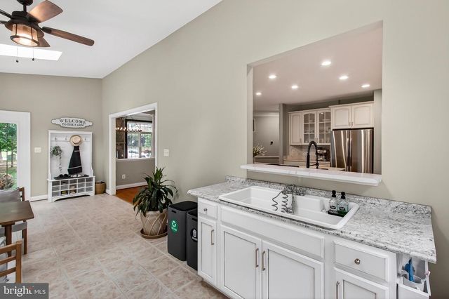 5841 SADDLE DOWNS PL, Centreville, VA 20120